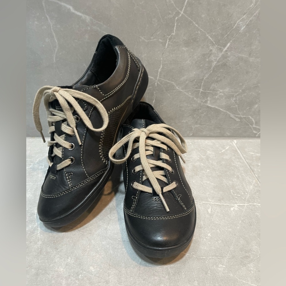 Clarks Black Leather Sneakers with Cream Laces
